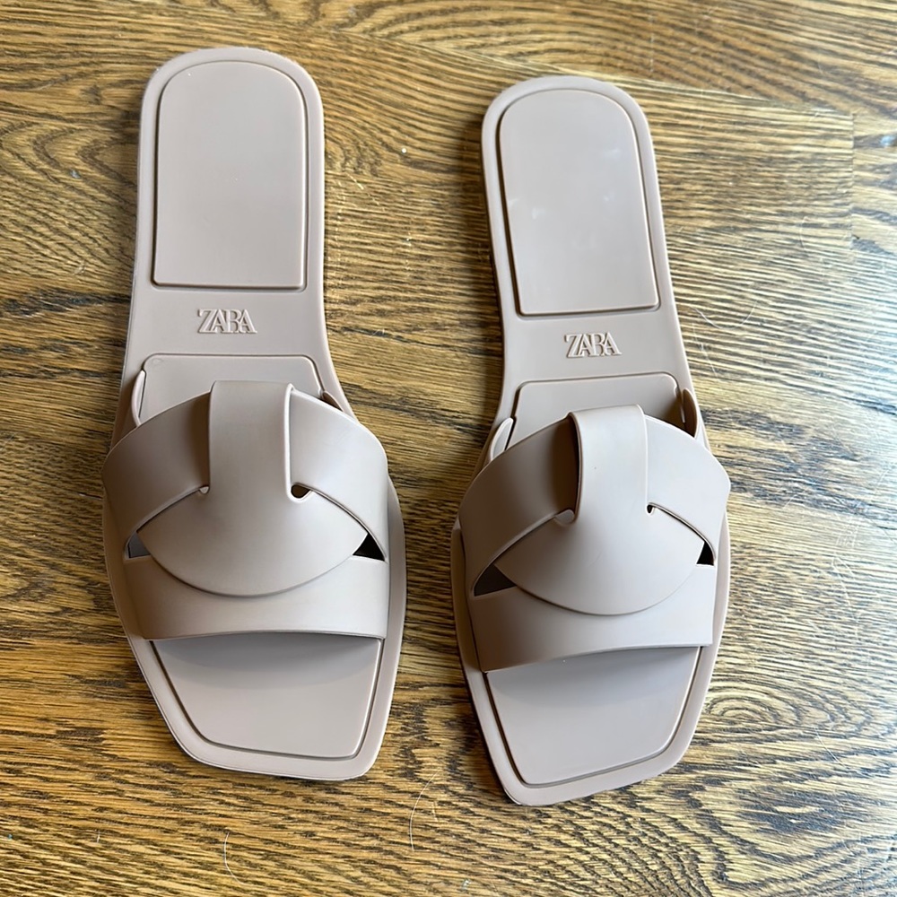 Like New Zara sandals